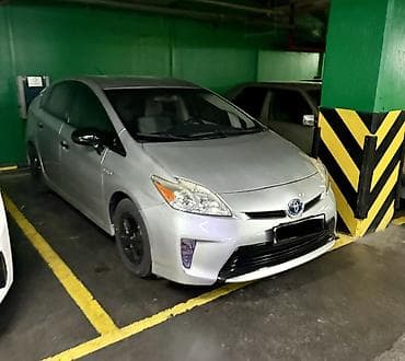 Toyota Prius: 2013 г., 1.8 л, Вариатор, Гибрид, Хэтчбэк — 4