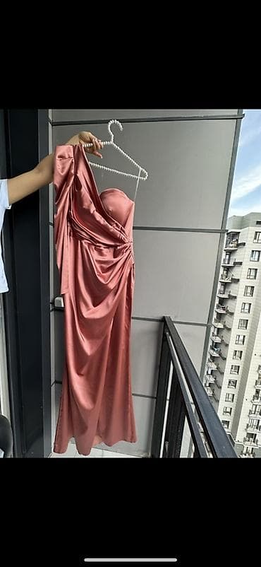 бисером: Вечернее платье, А-силуэт, Длинная модель, Атлас, С рукавами, Один рукав, S, M, L — 6