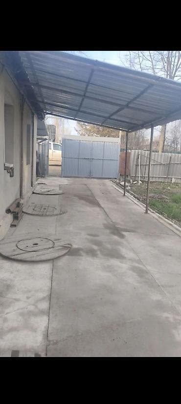 60 м², 3 комнаты, Парковка, Забор, огорожен