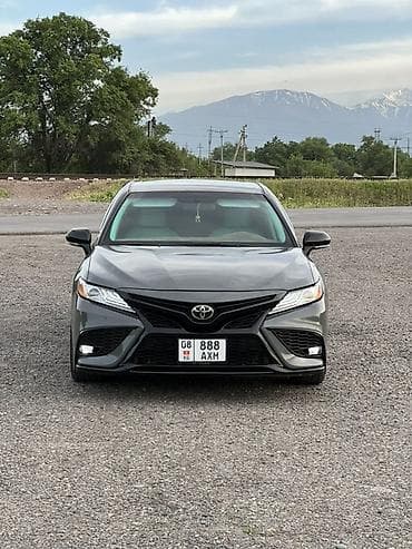 машина в идеальном состоянии: Toyota Camry: 2019 г., 2.5 л, Вариатор, Гибрид, Седан — 1