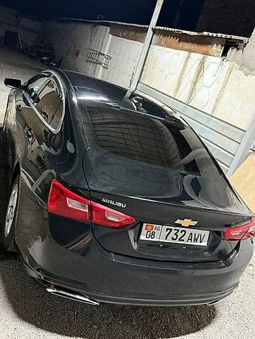 Транспорт: Chevrolet Malibu: 2018 г., Автомат, Седан — 1
