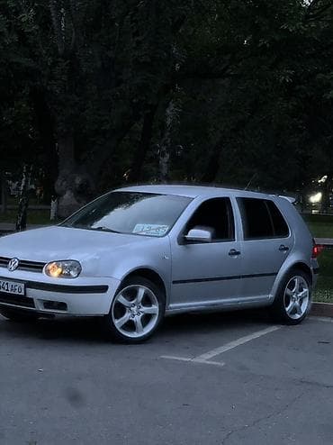 Продажа авто: Volkswagen Golf: 2002 г., 1.6 л, Механика, Бензин, Хэтчбэк — 2