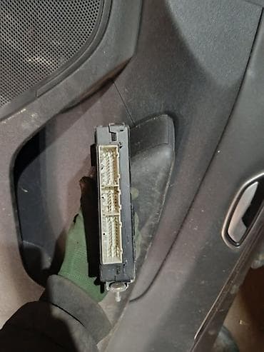 can bus: Блок управления BCM и приёмник (иммобилайзер) для Kia Carnival (YP) — 2