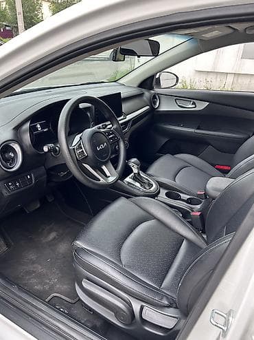 deepal so7: Kia K3: 2022 г., 1.6 л, Автомат, Бензин, Седан — 5