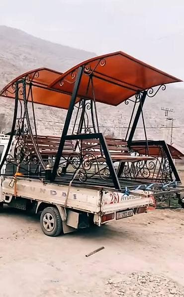 стол с зонтом: Садовые качели Со спинкой, С крышей — 3