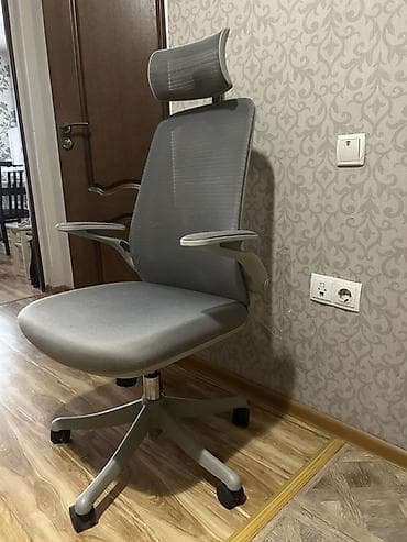 herman miller: Офисное кресло, Б/у, С колесиками, цвет - Серый, Самовывоз, Платная доставка — 2