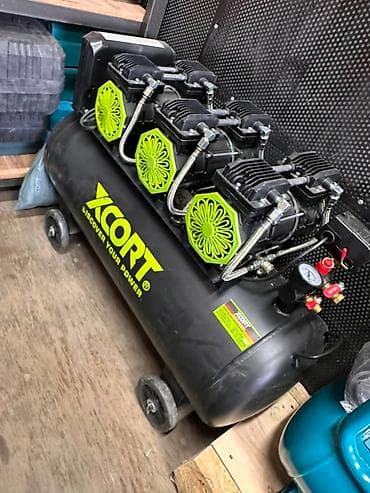 манометор: Бесшумный безмасляный компрессор Xcort KSCO3-120x3 - Тип: Silent Oil — 4