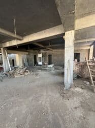 продаю дом под бизнес бишкеке: Нежилое помещение, Ахунбаева 24 х Шукурова 3 этажа 900м.кв, участок 4 — 3