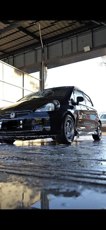 Honda Fit: 2004 г., 1.3 л, Автомат, Бензин, Хэтчбэк