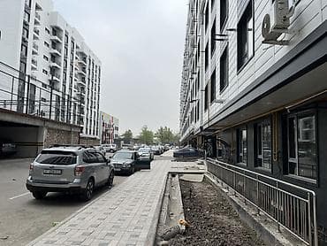 Коммерческое помещение на первом этаже нового современного жилого