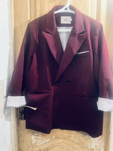 купить спортивный костюм женский недорого от производителя: Женские пиджаки — 2 модели 
Новые 
Серый пиджак размер 42
Бордовый L — 1