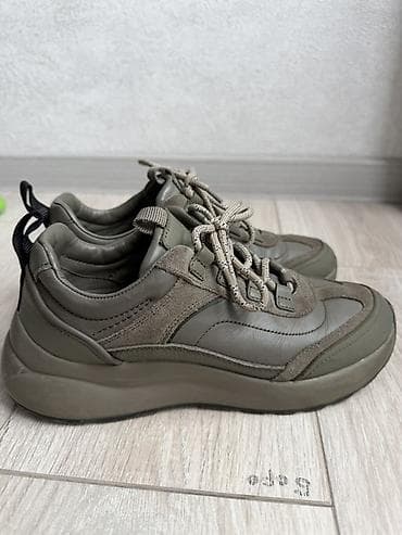 nike react: Женская обувь цвет хаки
В хорошем состоянии
38-38,5 размер — 3