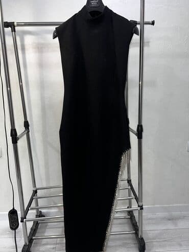 Спецодежда: Продаю вечернее платье с вырезом. Турция. Размер 40 (Л). Одето 1 раз — 1