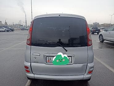 Toyota Yaris Verso: 2002 г., 1.3 л, Механика, Бензин, Минивэн