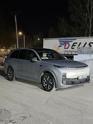 leapmotor b10: Lixiang L8: 2023 г., 1.5 л, Автомат, Гибрид, Кроссовер — 3