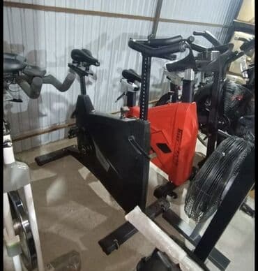 спин байк: Велотренажер для домашних тренировок. Подходит для укрепления — 1