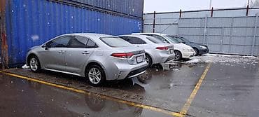 bmw x7 2020: Toyota Corolla: 2019 г., 1.8 л, Гибрид, Седан — 4