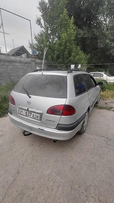 багажник авенсис: Toyota Avensis: 2000 г., 2 л, Механика, Дизель, Хэтчбэк — 5