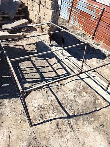 subaru r17: — в стопке видно несколько покрышек с дорожным и зимним рисунком — 2