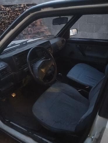 водный катер: Volkswagen Jetta: 1990 г., Ручные, Седан — 4