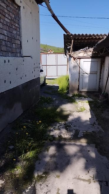 Продается участок с домом в селе Арашан. Участок (угловой) почти — 10