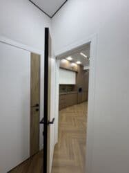 срочно продаётся 1 комнатная квартира в районе ошского рынка по улице кенсуйская: 1 комната, 46 м², Элитка, 2 этаж, Дизайнерский ремонт — 24