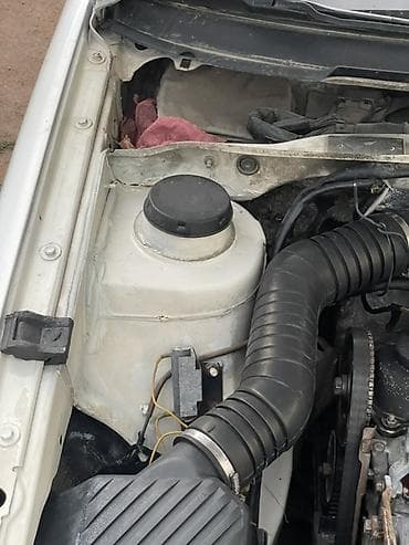 Продажа авто: Volkswagen Passat: 1988 г., 1.8 л, Механика, Бензин, Универсал — 7