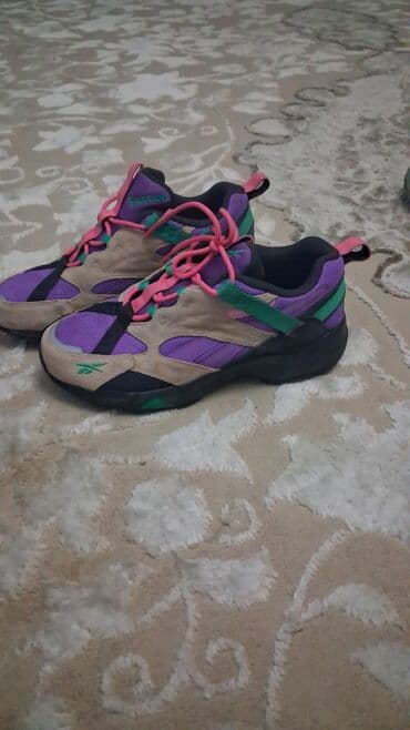 taigan кроссовки: Продаю за срочности Nyke Jordan привез все кроссовки из Европы размер — 5