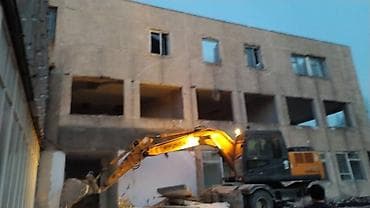 хоз постройки: Дом и здание под снос все техника есть мусур вывозим — 1