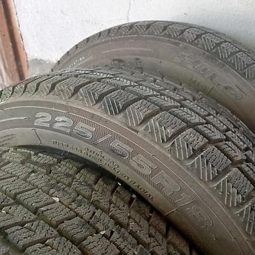 Зимние шины 225/55 R18, комплект из 4 шт. почти новая свежая живые