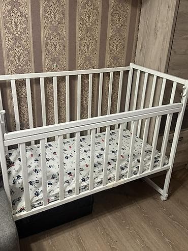 Продается!!! Детская кроватка. Характеристики: - Материал: массив