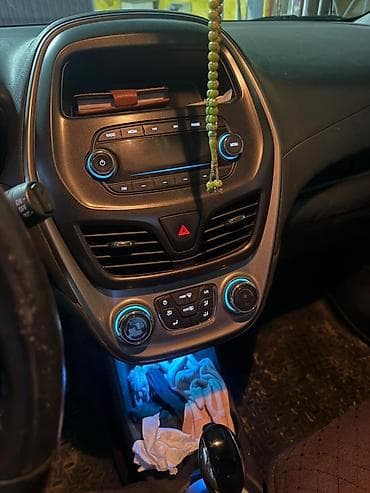 Продажа авто: Chevrolet Spark: 2016 г., Автомат, Хэтчбэк — 4