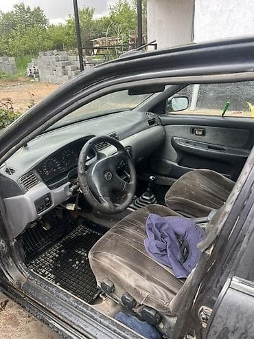 Продажа авто: Nissan Sunny: 1995 г., 1.6 л, Механика, Бензин, Седан — 5