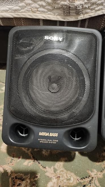 Другая аудиотехника: SONY CFS - 715S, работает только радио и аукс, кассета нужна — 2
