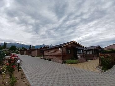 бизнем: 🏡 Сдаются уютные домики на берегу Иссык-Куля! 📍 Село Корумду — 2