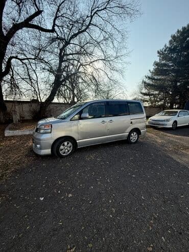 продаю в связи с переездом: Toyota Voxy: 2002 г., Автомат, Бензиновая, Минивэн — 1