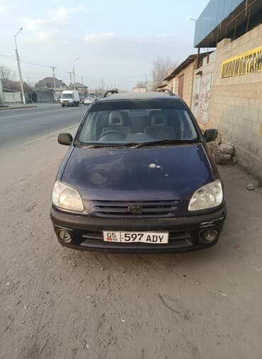 срочно продам авто в связи с переездом: Toyota Raum: 1997 г., Автомат, Бензиновая, Минивэн — 2