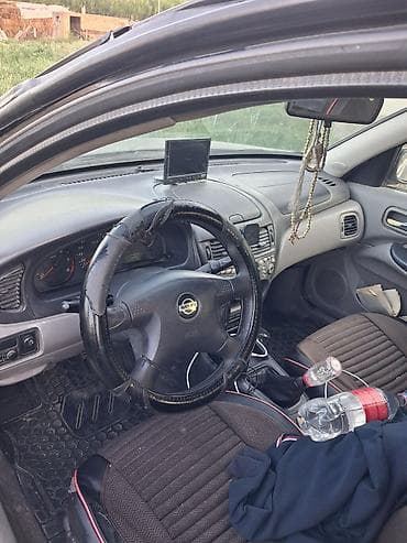 Унаа сатуу: Nissan Almera: 2001 г., 2.2 л, Кол менен иштөөчү, Дизель, Хетчбек — 1