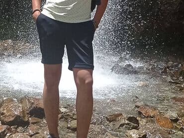 Шорты темно синие ZARA оригинал Размер EUR 38, USA 30, made in Turkey