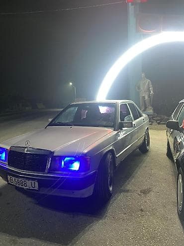 subaru fo: Mercedes-Benz 190: 1984 г., Седан — 9