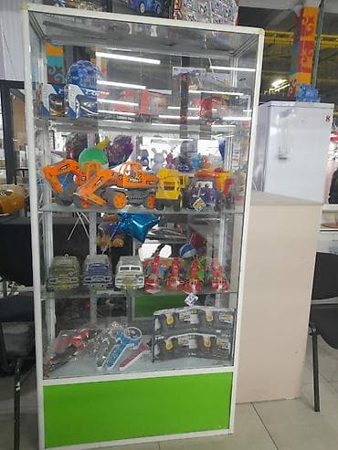 готовый бизнес фото: Ушул бош витриналар сатылат.Абалы жакшы. Баасы келишим баада.Тел — 2