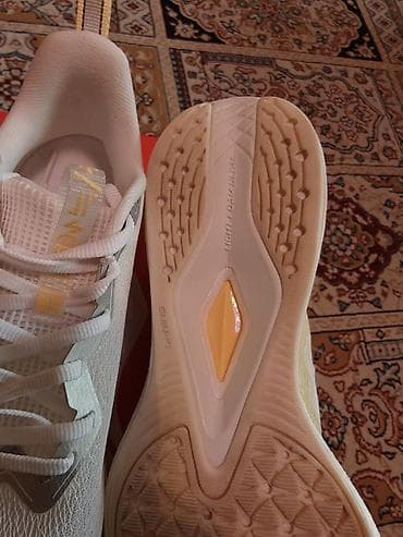 Легкие беговые кроссовки Li-Ning - Бренд: Li-Ning - Назначение: бег