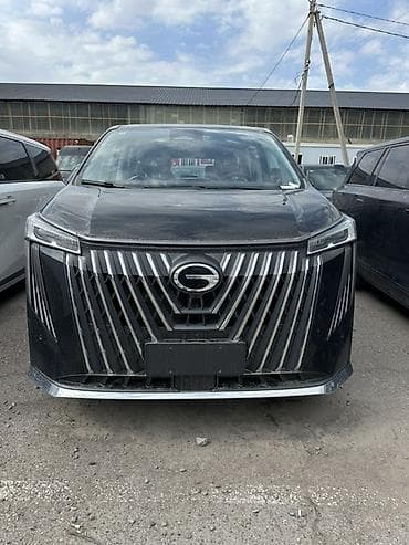 GAC (Trumpchi) M8 — просторный премиум-минивэн с выразительным