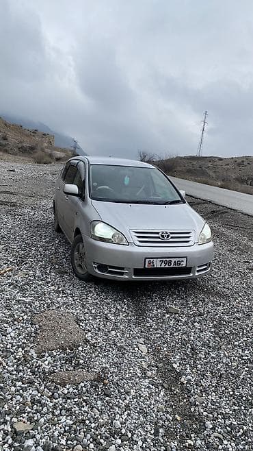 Toyota Ipsum: 2003 г., 2.4 л, Автомат, Бензин — 4