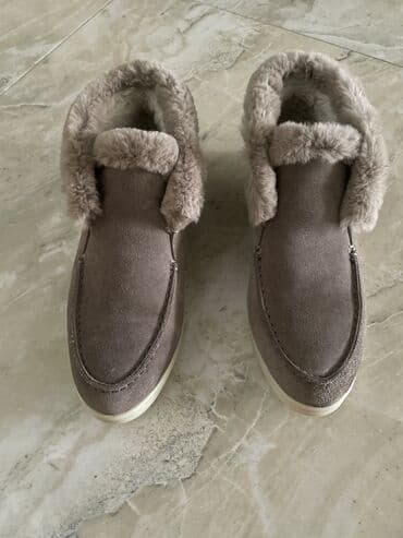 обувь 36 размер: Зимняя обувь. Новая Очень легкая, теплая Раз. 36 Покупала в магазине — 2