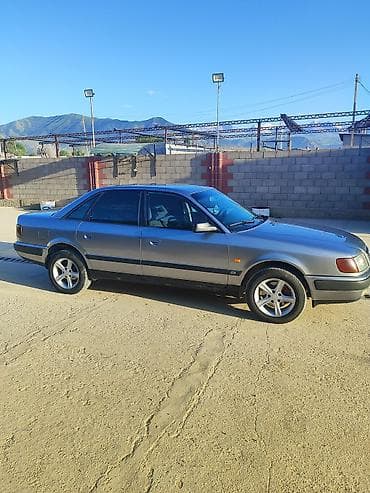 радар авто: Audi S4: 1993 г., 2 л, Кол менен иштөөчү, Бензин — 6