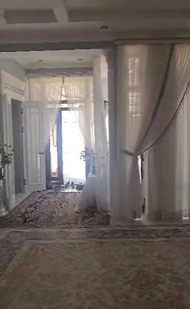 Кыймылсыз мүлк: Дом с внутренним двором и навесом - Архитектура: одноэтажный дом с — 4