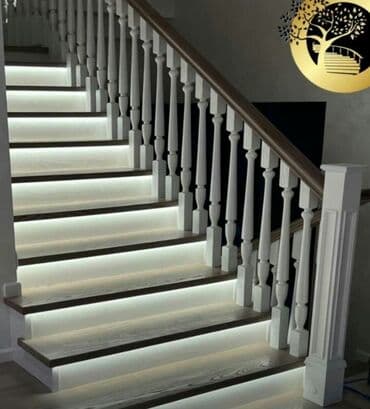 аквариум для дома: Стильная деревянная лестница, выполненная в классическом стиле — 33