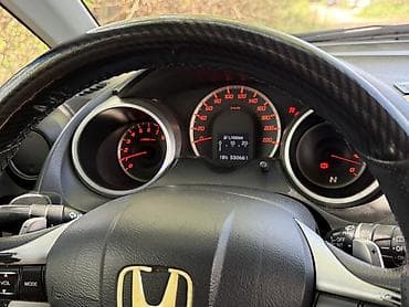 жили машина: Honda Fit: 2009 г., 1.3 л, Робот, Бензин, Хетчбек — 6