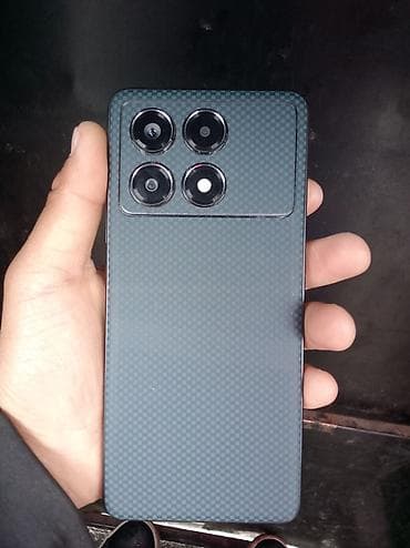 touch pen: Смартфон с тройным модулем камеры и матовой задней панелью под — 4